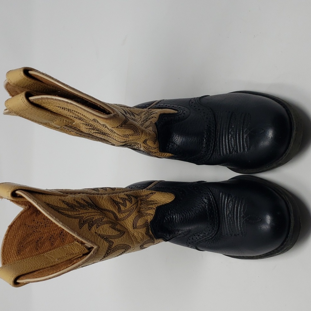 Ariat cowboy boots size 10 man made leather kids